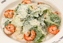 Photo of Салат Цезарь с креветками